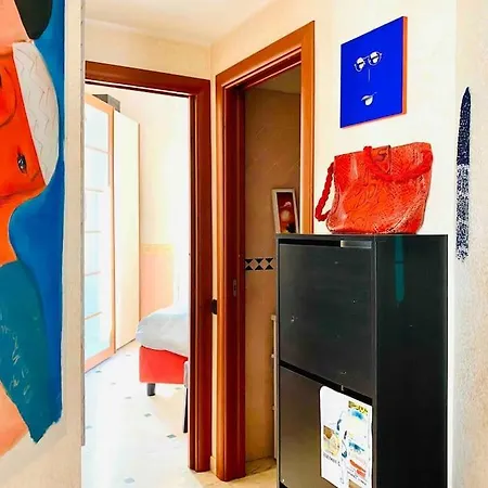 Artistic 2-bedroom Apartment Milan