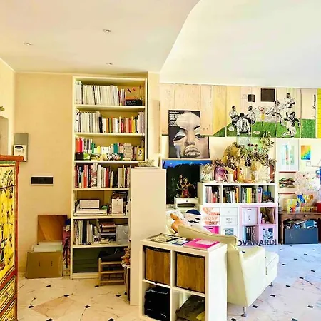 Artistic 2-bedroom
