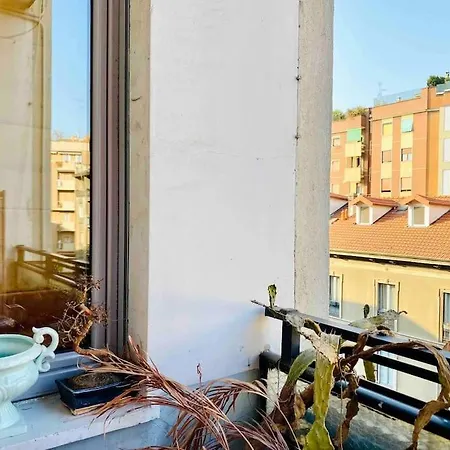 Artistic 2-bedroom Apartment